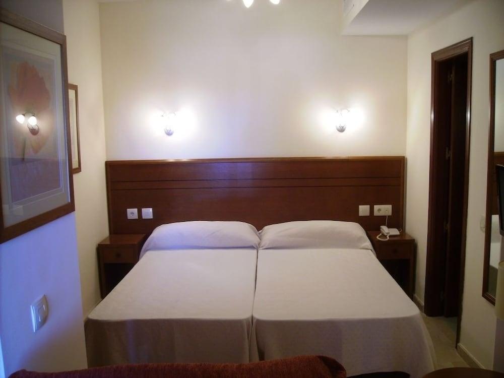 Apartamentos Turisticos Don Juan Manilva Esterno foto