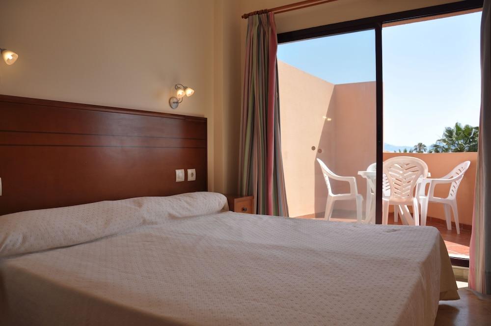 Apartamentos Turisticos Don Juan Manilva Esterno foto