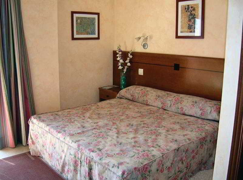 Apartamentos Turisticos Don Juan Manilva Esterno foto